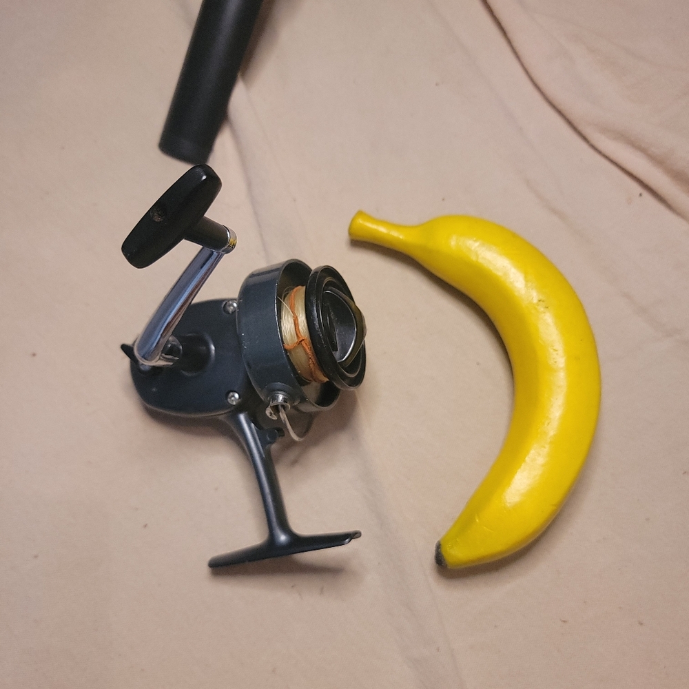 Vintage Spinning Fishing Reel – Unbranded/Generic